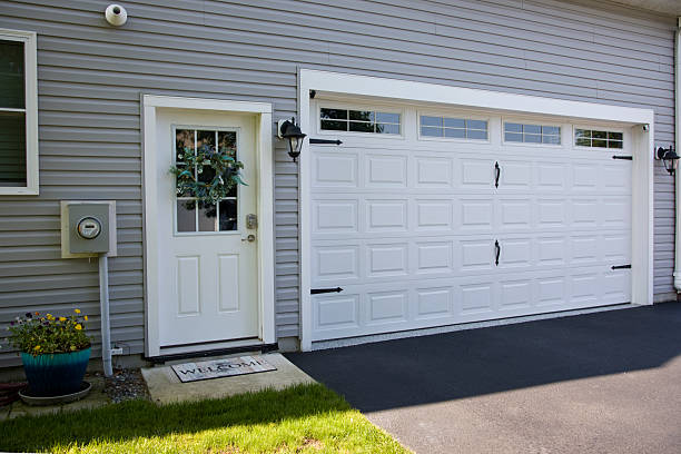 24/7 Emergency Garage Door Panel Replacement experts in Knox County County, TN